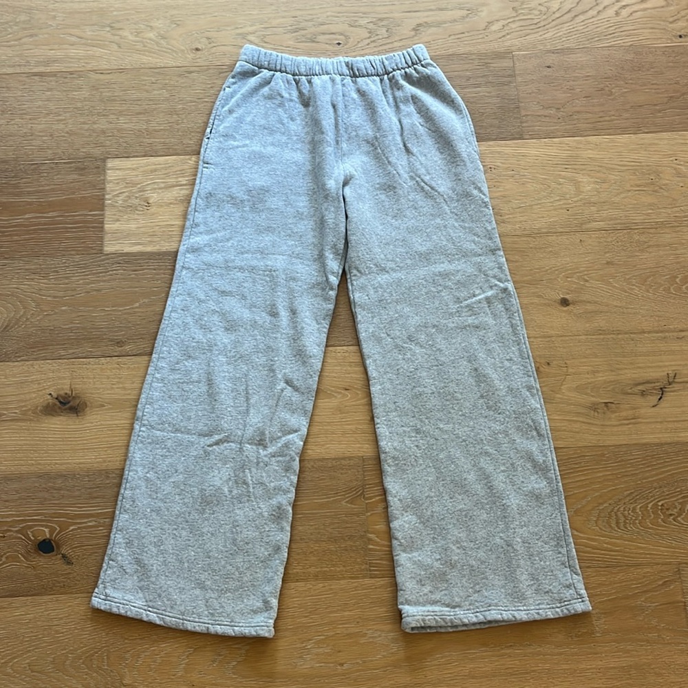 NEVER WORN BRANDY SWEATPANTS!! 🤍🕊️